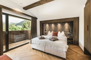 Basic Suite | Premium bedding, down duvets, in-room safe, desk - Boutique Hotel Planlim (Ortisei)