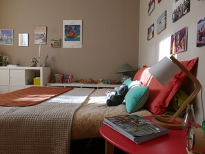 2 bedrooms, iron/ironing board, WiFi, bed sheets - a garden in town - TOULOUSE house near metro (Toulouse)
