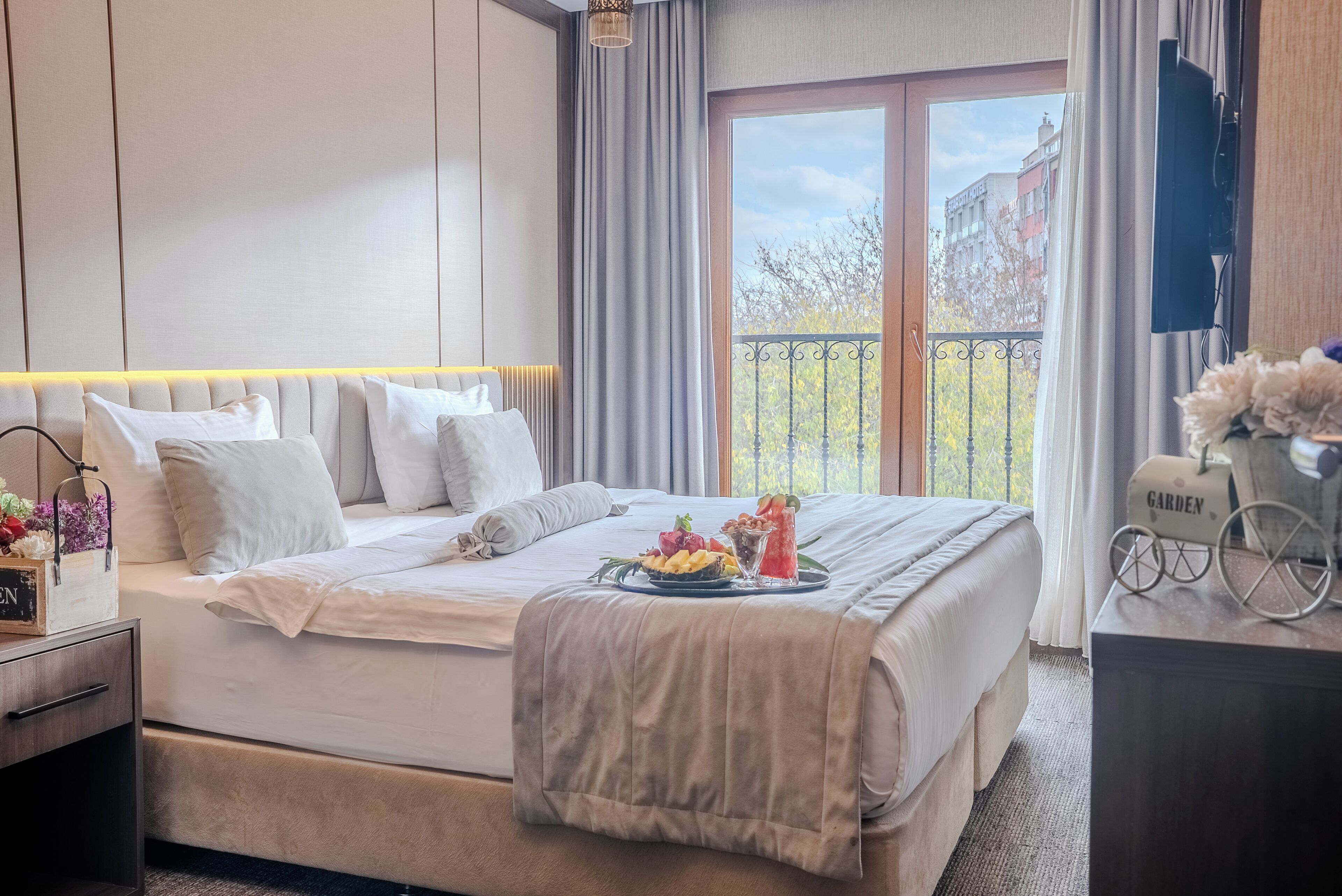 Double Room Single Use | Minibar, desk, soundproofing, free WiFi