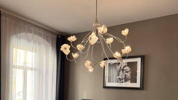 Deluxe-Apartment, eigenes Bad | Lounge
