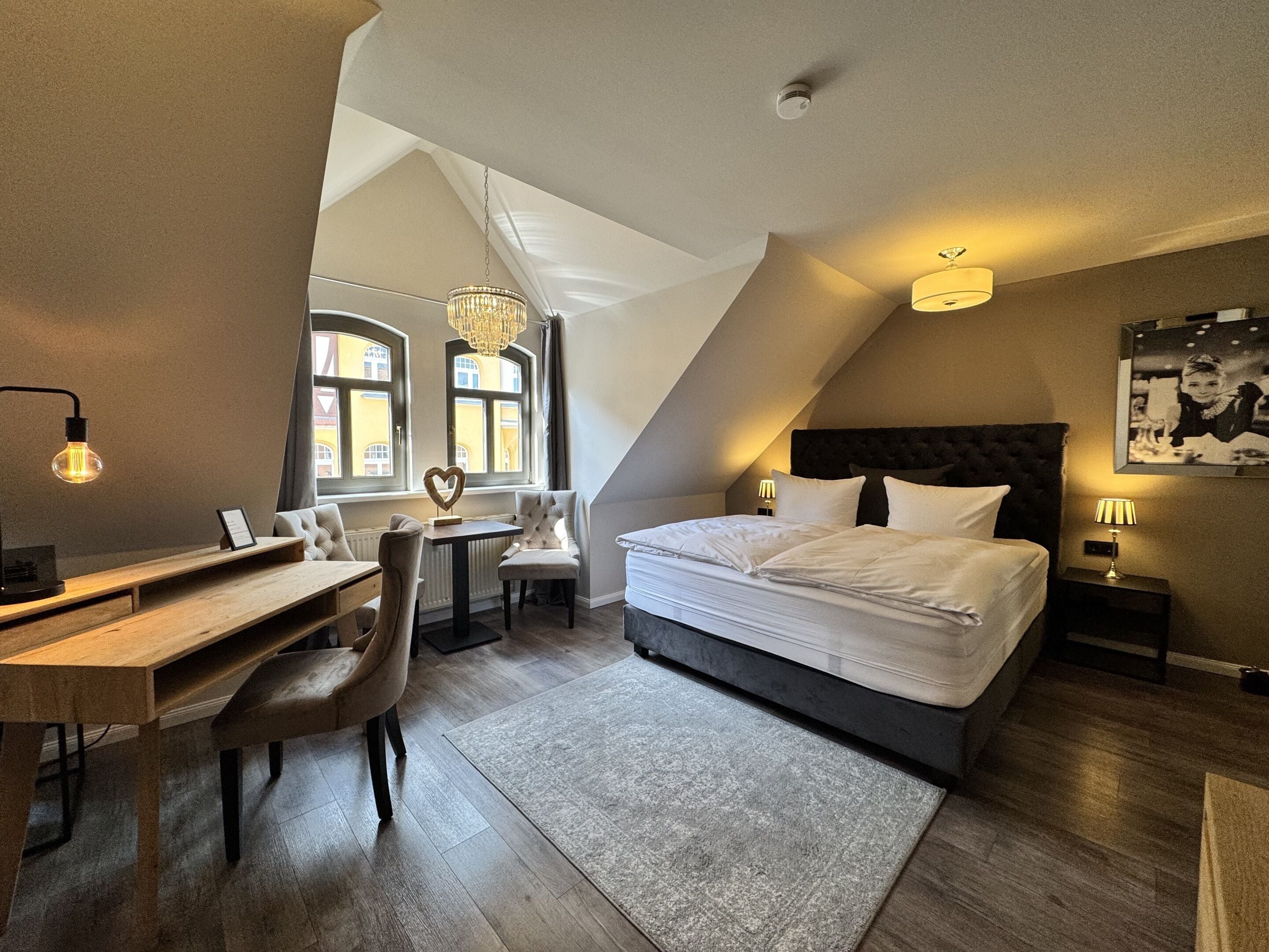 Deluxe Double Room, Private Bathroom | Interior