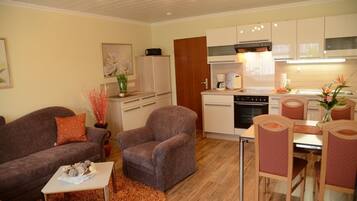 Apartment Moselhoehe (incl. 30 EUR Cleaning Fee) | Private kitchen | Highchair