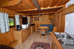 Interior - Quaint cottage on the farm in Carinthia, large pond, pets welcome (Gurk)
