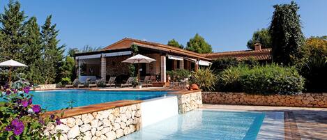 Utomhuspool