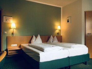 1 bedroom, desk, blackout curtains, free WiFi