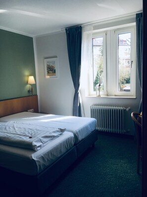1 slaapkamer, een bureau, verduisterende gordijnen, gratis wifi