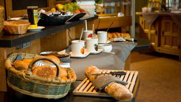 Petit déjeuner buffet compris tous les jours