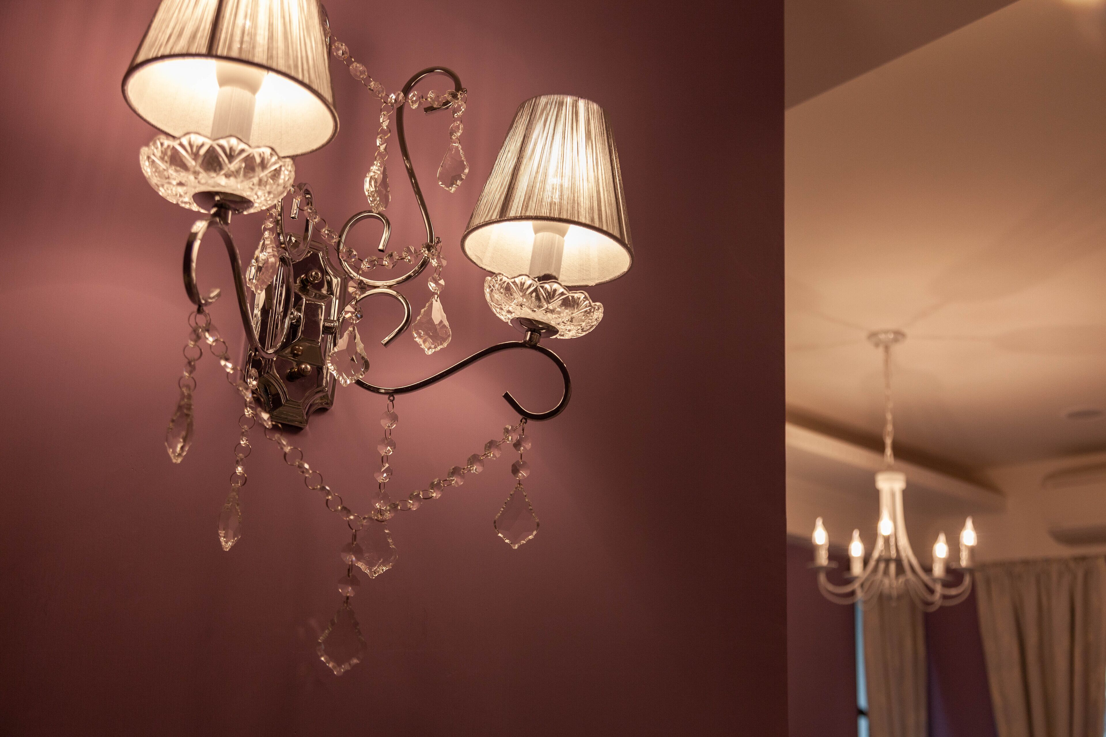 Escritorio, wifi gratis y ropa de cama 