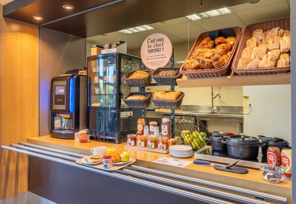 Tägliches Frühstücksbuffet gegen Gebühr
