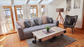 TV, caminetto, lettore DVD