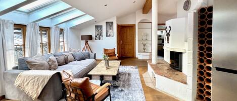 TV, fireplace, DVD player