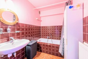 Appartement (Wind en Zee 301) | Salle de bain | Ensemble baignoire-douche