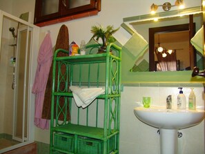Chambre Triple | Salle de bain