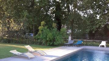 Outdoor pool, pool loungers