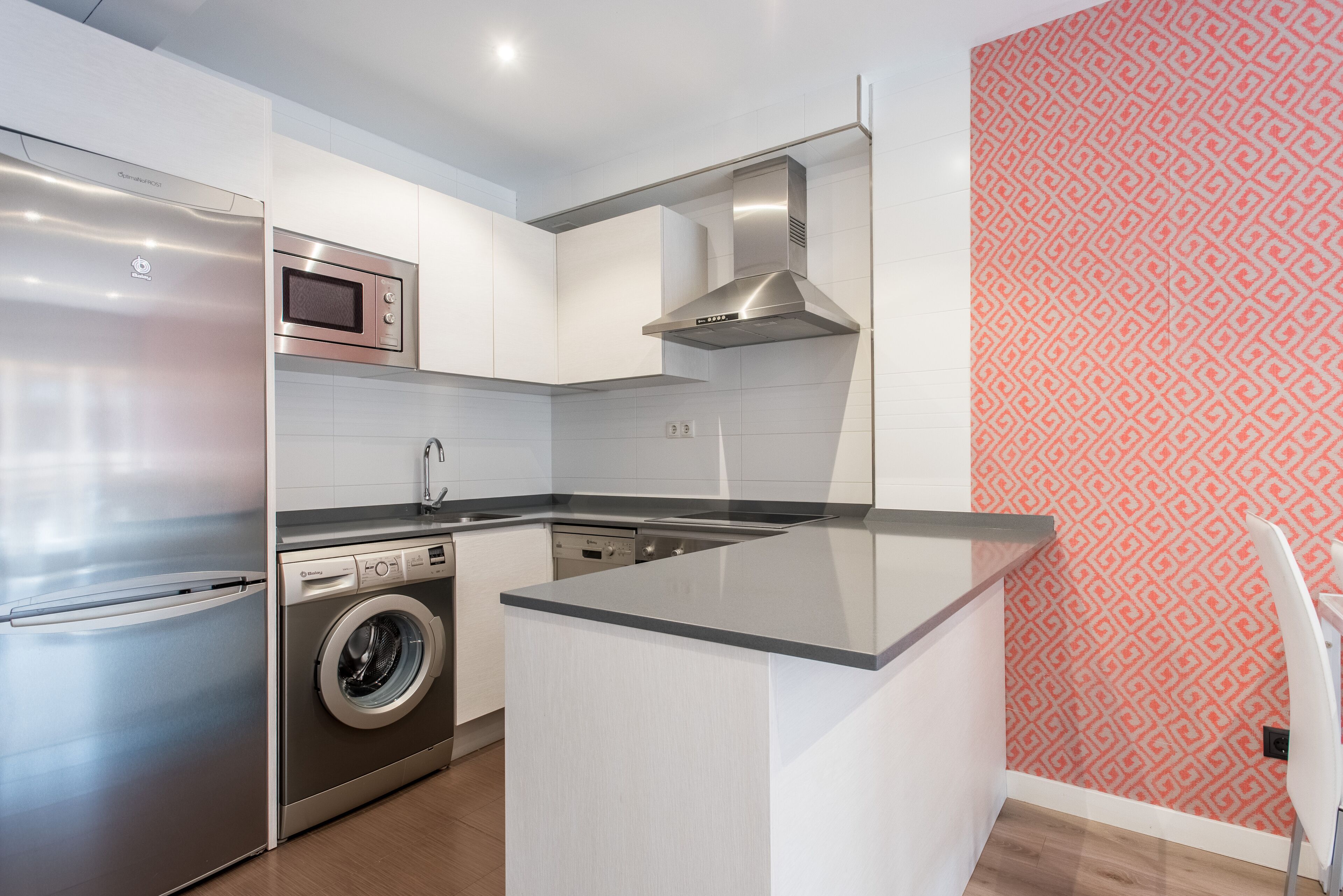 full-sized fridge, microwave, oven, stovetop