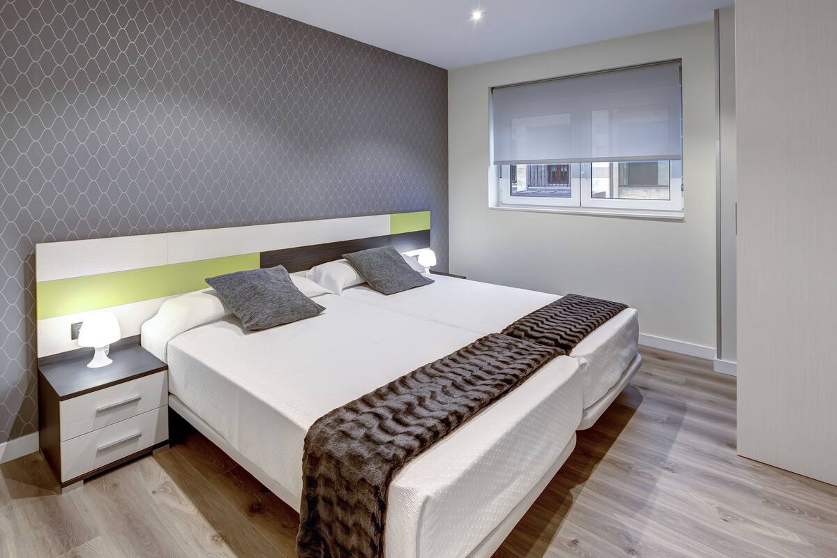 laptop workspace, soundproofing, cots/infant beds, free wifi