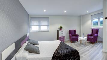 2 chambres, espace de travail pour ordinateur portable