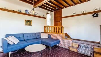 Villa, 4 slaapkamers (Josy) | Woonkamer | Flatscreentelevisie