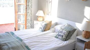 5 dormitorios, tabla de planchar con plancha, wifi gratis y ropa de cama