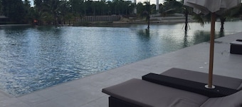 North condo Serene lake