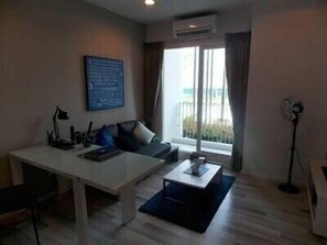 Televisión, chimenea