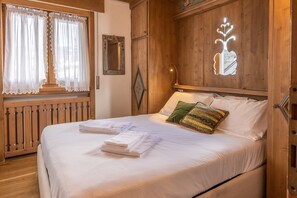 3 dormitorios, tabla de planchar con plancha, wifi gratis y ropa de cama