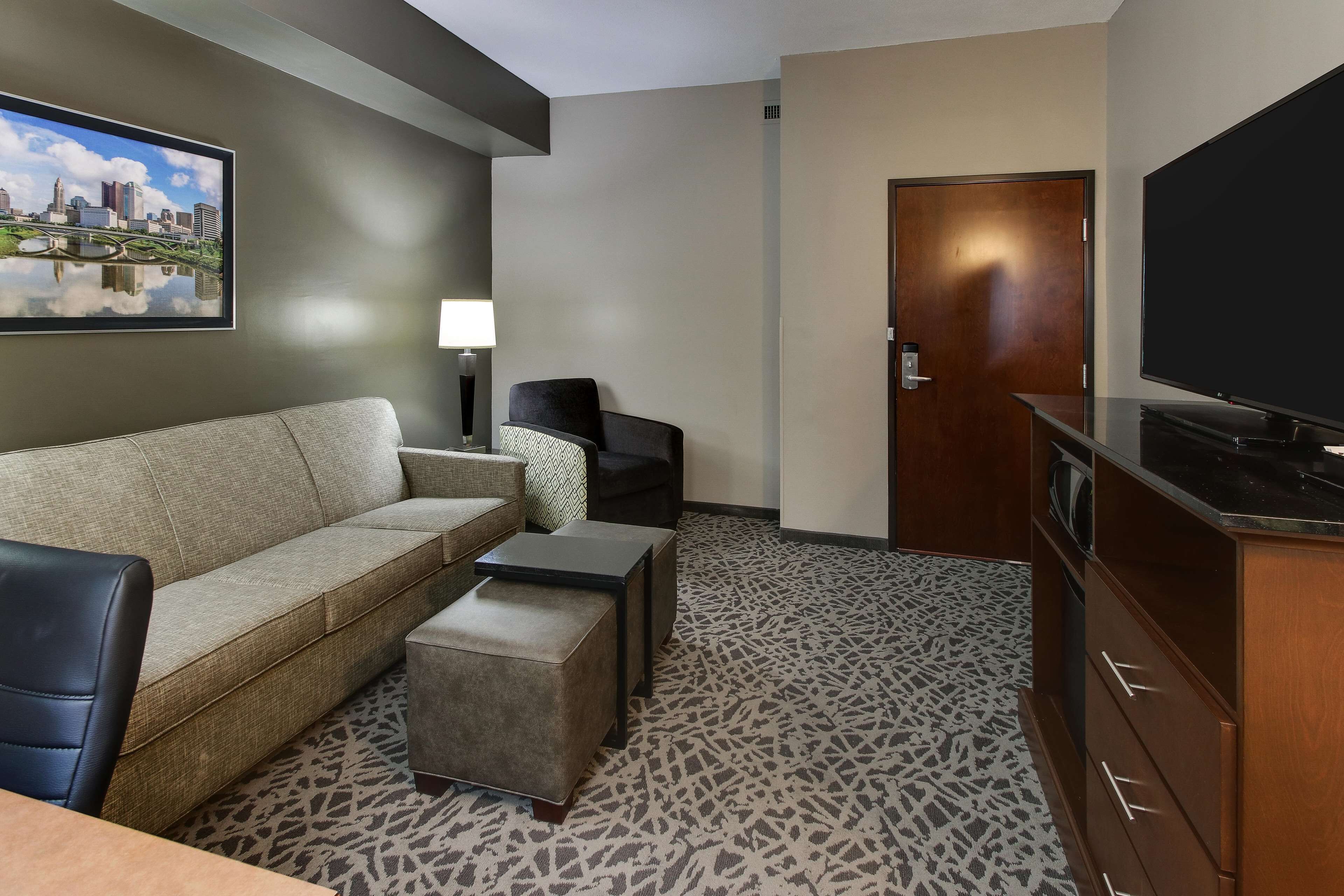 Pillowtop beds, desk, laptop workspace, blackout drapes