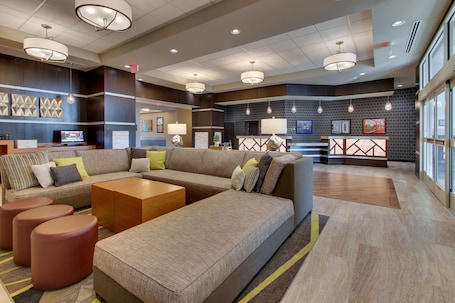 Lobby. Drury Inn & Suites Columbus Polaris