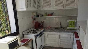 Apartment, 2 Bedrooms, Smoking, Garden View | Private kitchen - KNF Apartment Allyene (Allyene)