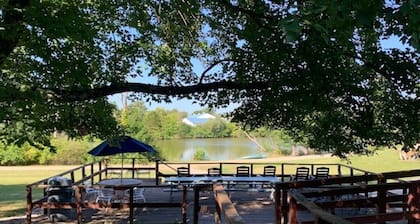 Quiet Country Home sleeps 22 people, perfect for Reunions, Teams, Retreats