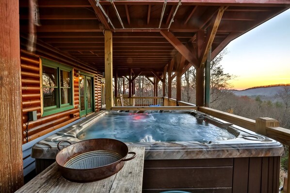 Outdoor spa tub