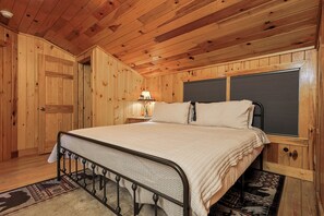 2 slaapkamers, een strijkplank/strijkijzer, gratis wifi, beddengoed