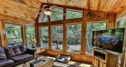 Tonnia viehätystä sijaitsee joen varrella melontaa, letkua tai melontaa varten Cartecayn kanootitalossa.