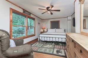 2 chambres, fer et planche à repasser, Wi-Fi gratuit, draps fournis