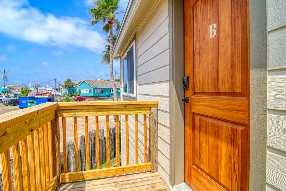 Brand new cottage nestled right in the heart of the flats!