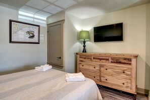 2 chambres, fer et planche à repasser, accès au Wi-Fi (inclus)