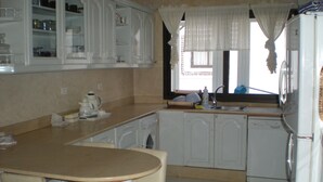 Apartment, 2 Bedrooms | Private kitchen - App Isk (Allyene)