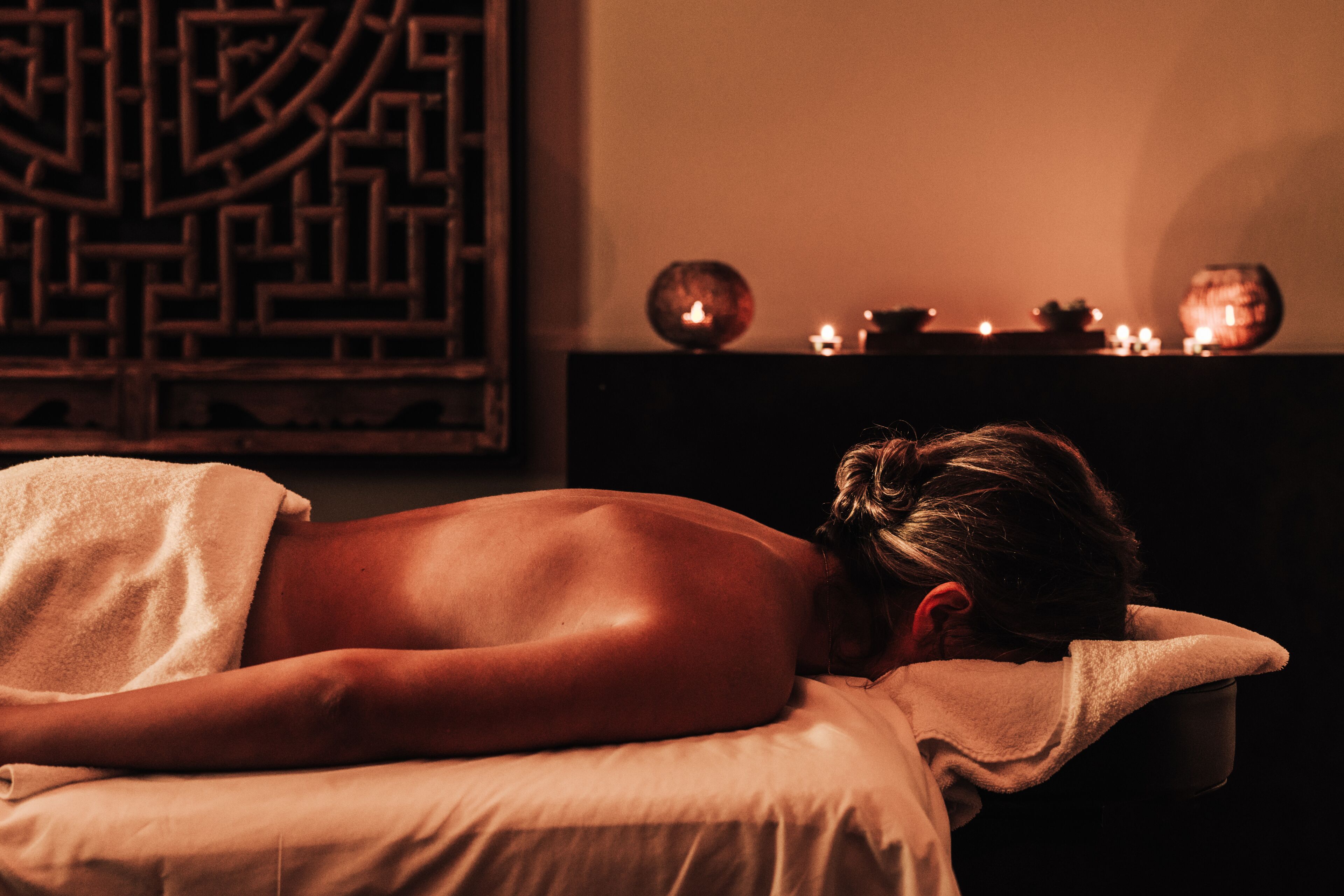 Couples treatment room(s), sauna, steam room, hot stone massages