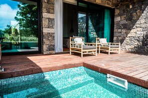 Deluxe Double or Twin Room, Private Pool, Garden View | Balcony view