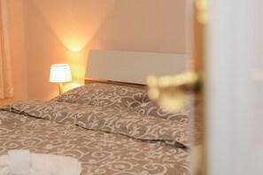 2 bedrooms, iron/ironing board, free WiFi - Red Rouz Belgrade apartment (Stari Grad)