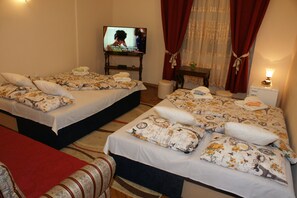 2 bedrooms, iron/ironing board, free WiFi