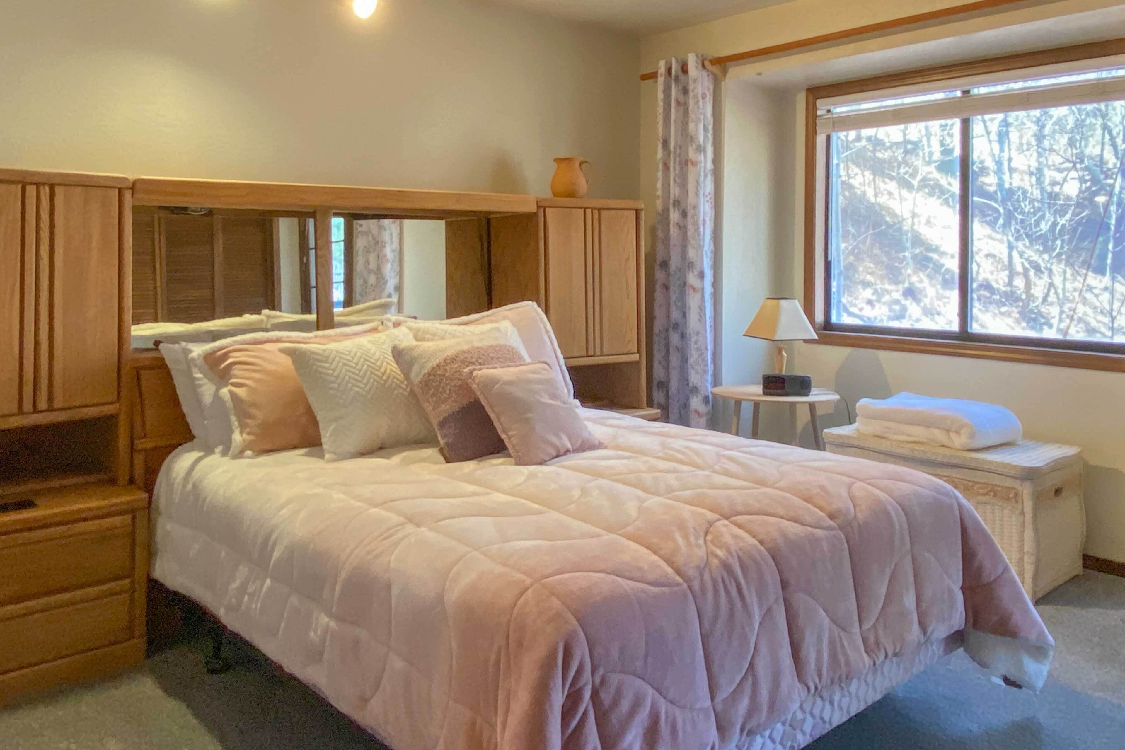 Renovated Mtn Home w/ EV Chargers ~ 10 Mi to Dtwn!