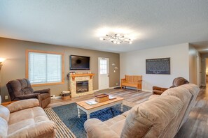 TV, books - 'Roosevelt Suite' < 1 Mi to Teddy Roosevelt Park! (Medora)