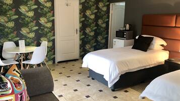 Garden Studio 1 | Blackout curtains, iron/ironing board, free WiFi, bed sheets