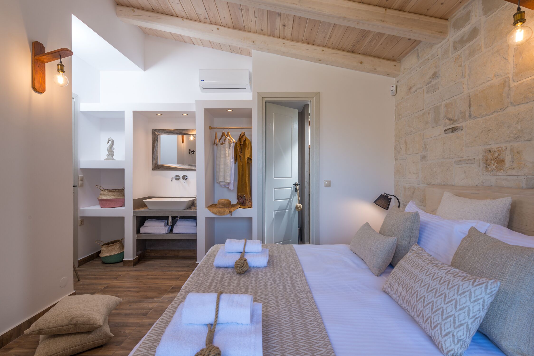 "INDER" sea view Villa with private pool!