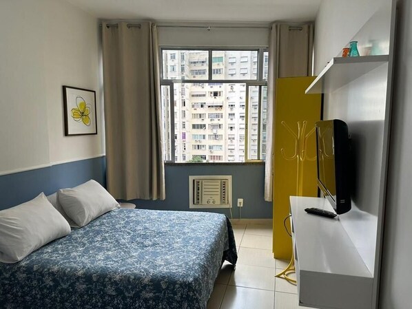 Apartment | Minibar, iron/ironing board, free WiFi, bed sheets