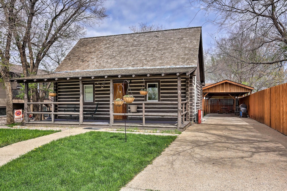 'Maltese Ranch Cabin' Near Medora Attractions!