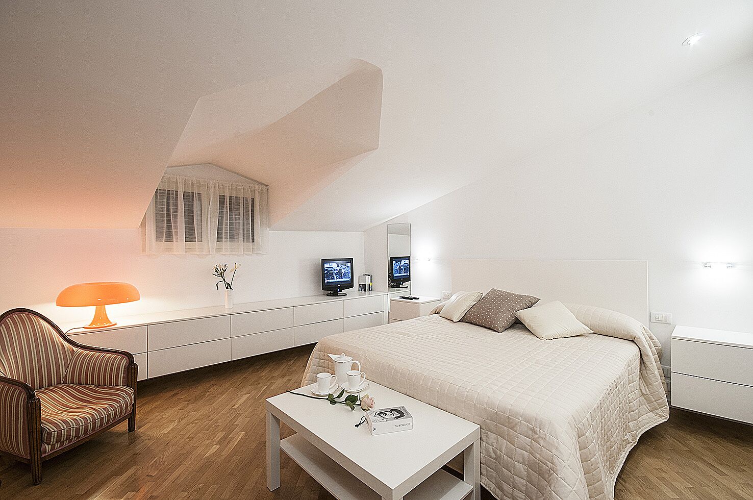 La Finestra Sulmò, panoramic apartment in Sulmona overlooking the historic center
