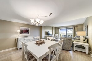 3 bedrooms, desk, free WiFi - Ocean One 103 (Hilton Head Island)