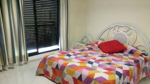 Apartment, Multiple Beds, Non Smoking | Bed sheets